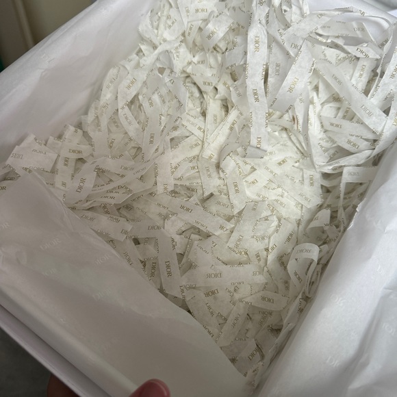 Dior White Gift Box With Pink Ribbon - Valentine’s Day - Picture 6 of 7